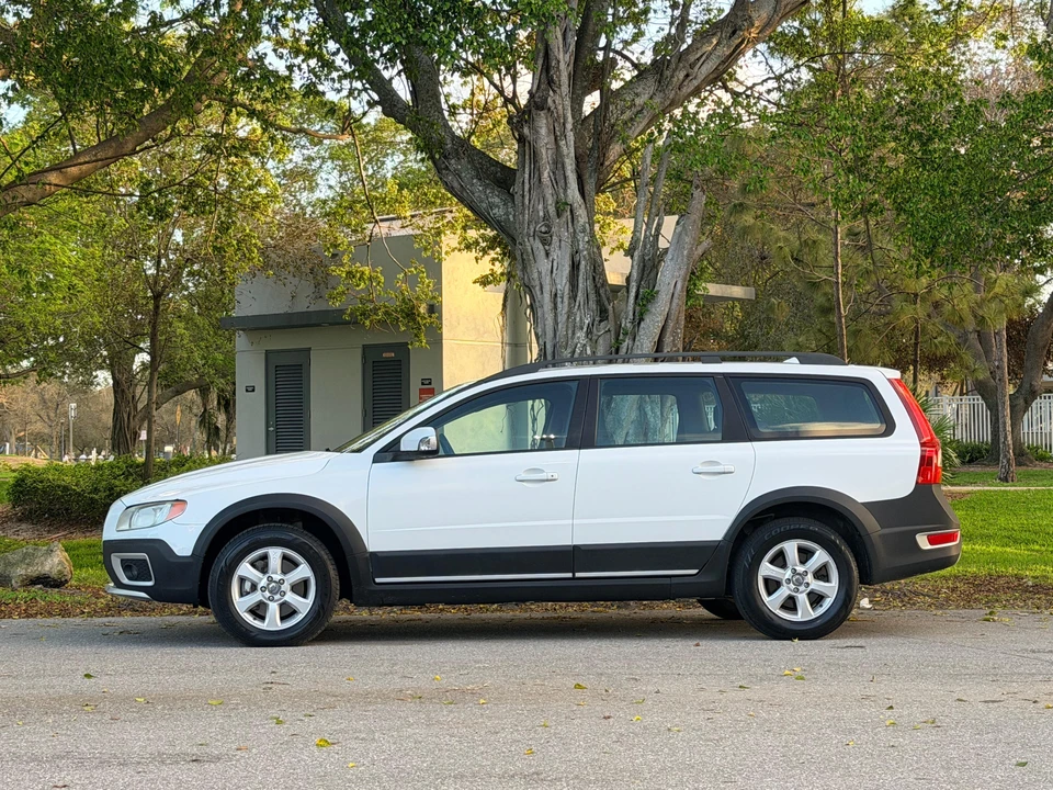 2008 Volvo XC70 3rd Gen - Image 17 of 31