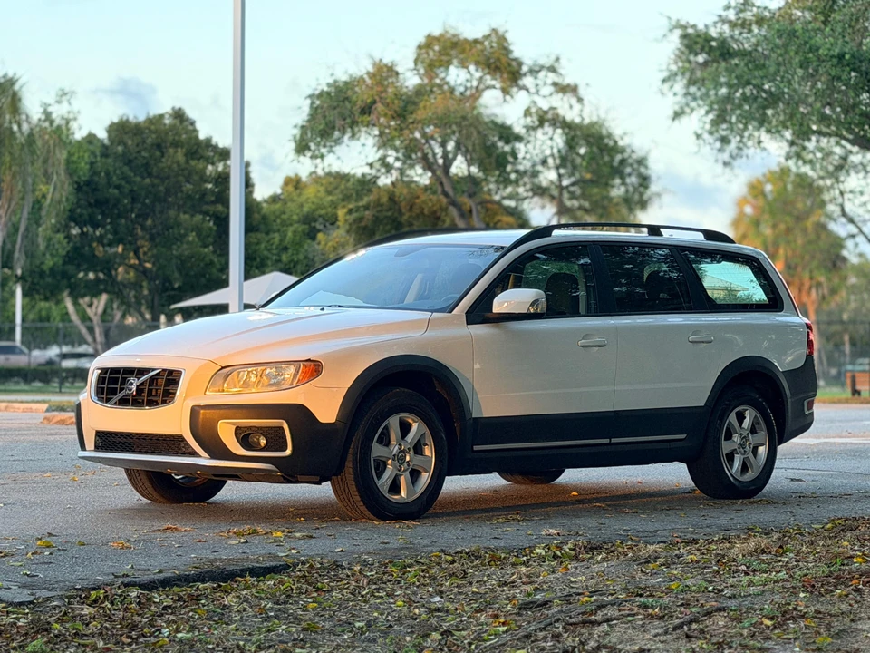 2008 Volvo XC70 3rd Gen - Image 15 of 31
