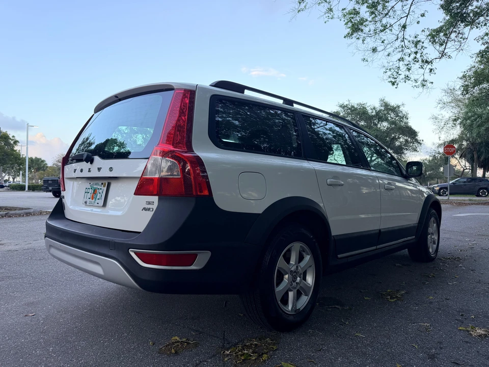 2008 Volvo XC70 3rd Gen - Image 21 of 31