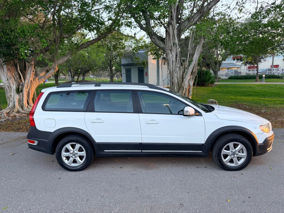 2008 Volvo XC70 3rd Gen - Image 23 of 31