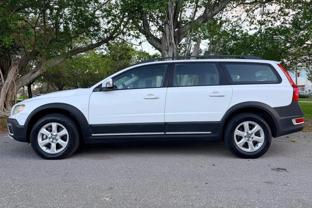 2008 Volvo XC70 3rd Gen - Image 3 of 31