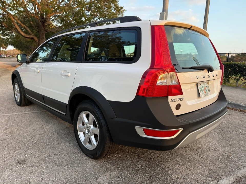 2008 Volvo XC70 3rd Gen - Image 19 of 31