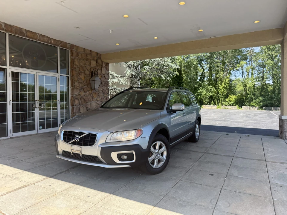 2008 Volvo XC70 3rd Gen - Image 3 of 31