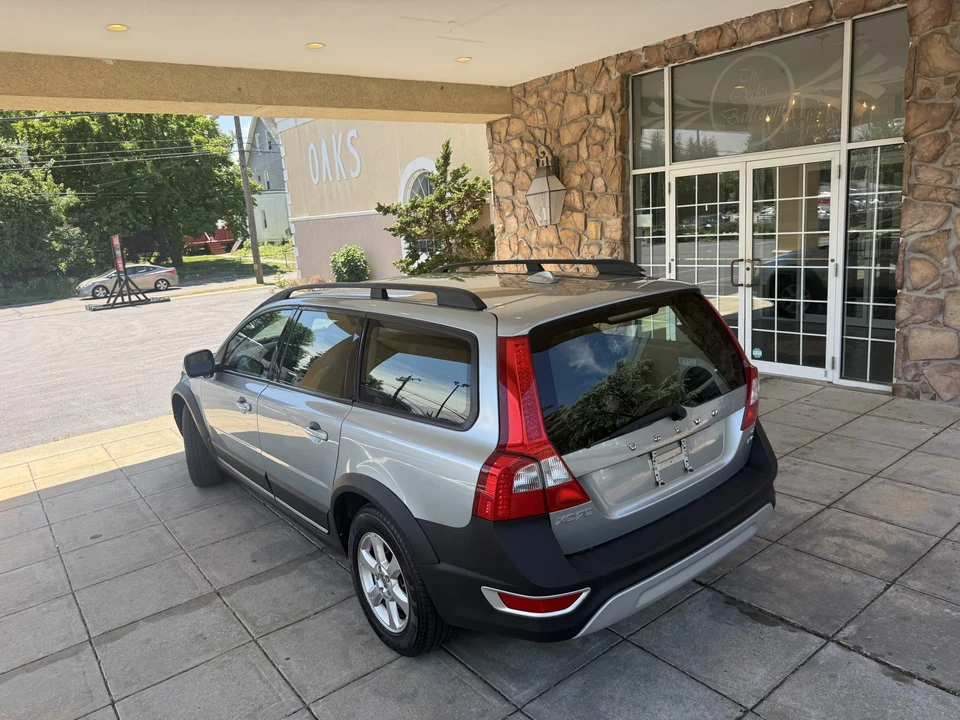2008 Volvo XC70 3rd Gen - Image 10 of 31