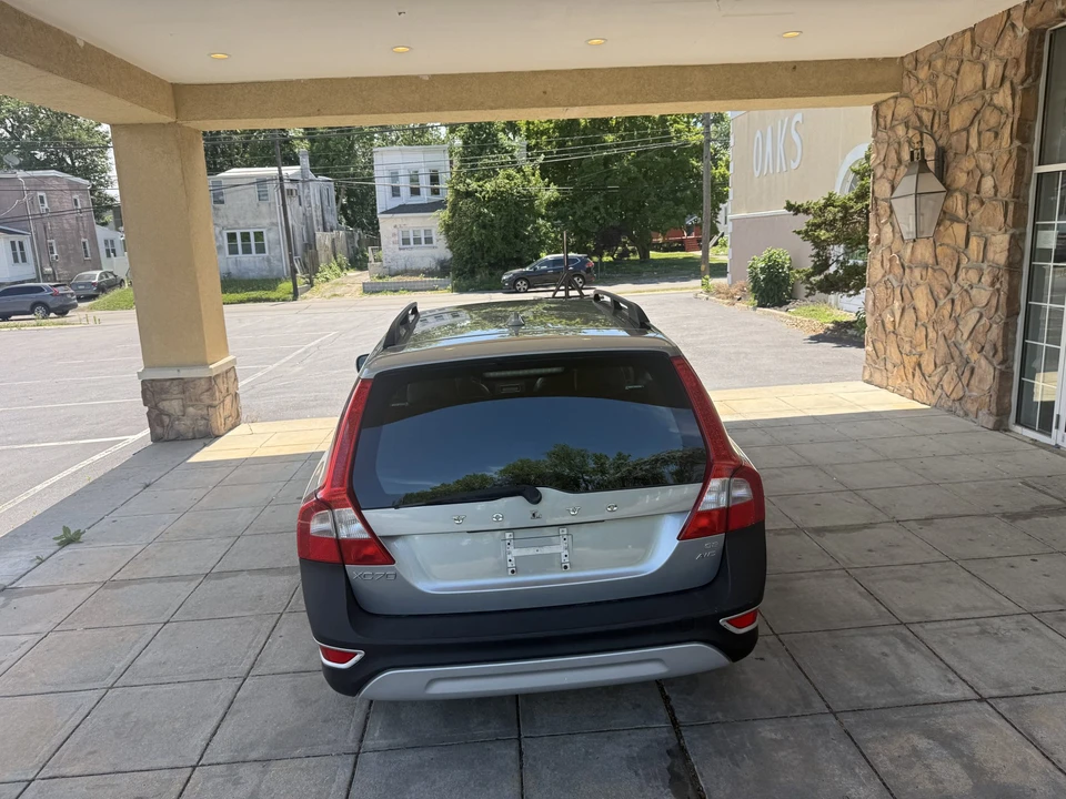2008 Volvo XC70 3rd Gen - Image 13 of 31