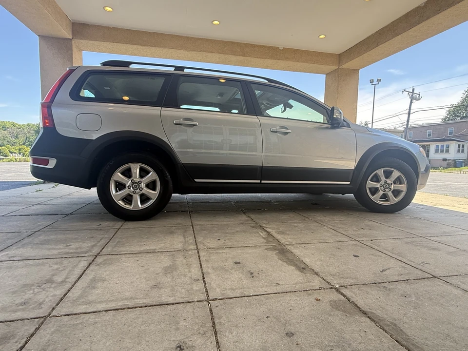 2008 Volvo XC70 3rd Gen - Image 17 of 31