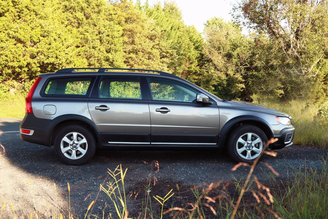 2008 Volvo XC70 3rd Gen - Image 13 of 31