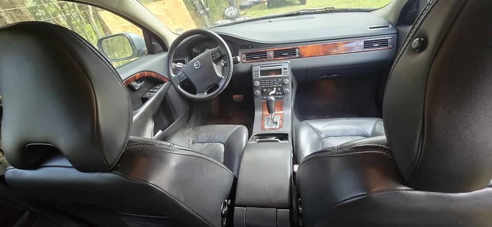 2008 Volvo XC70 3rd Gen - Image 4 of 13