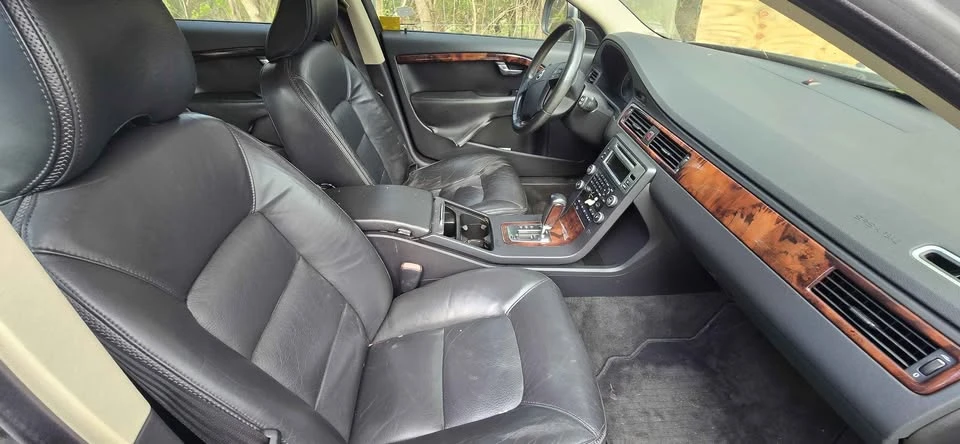 2008 Volvo XC70 3rd Gen - Image 6 of 13