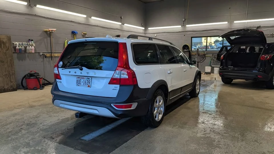 2008 Volvo XC70 3rd Gen - Image 2 of 12