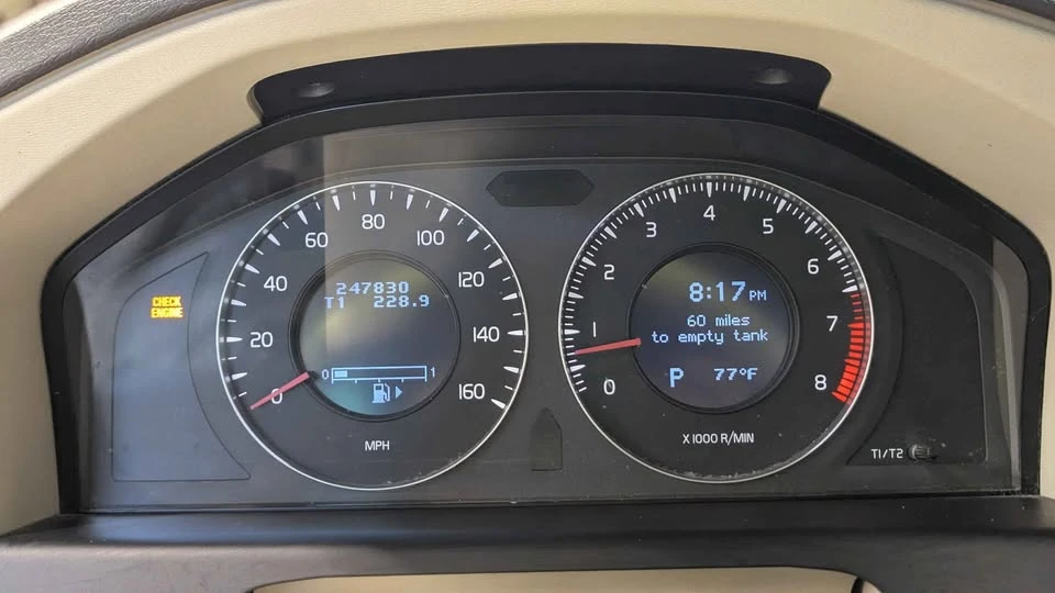 2008 Volvo XC70 3rd Gen - Image 7 of 12