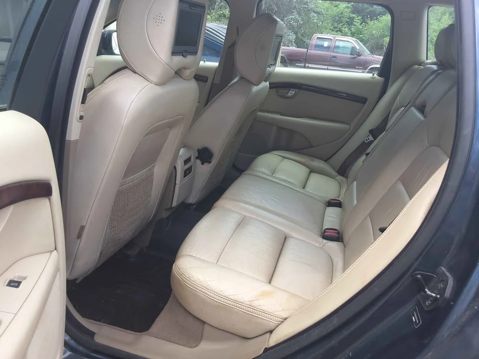 2008 Volvo XC70 3rd Gen - Image 9 of 12