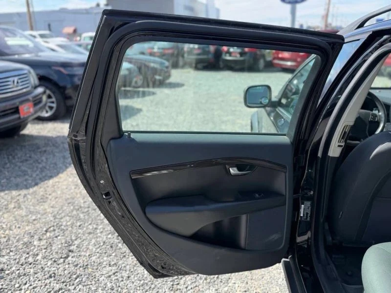 2008 Volvo XC70 3rd Gen - Image 11 of 12