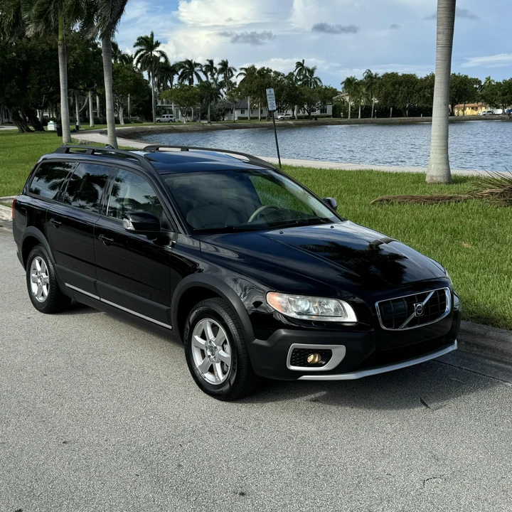 2008 Volvo XC70 3rd Gen - Image 2 of 12