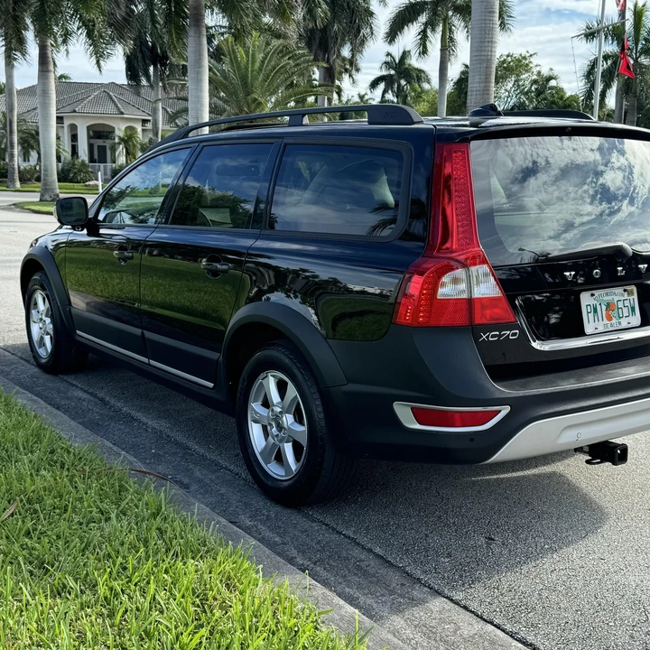 2008 Volvo XC70 3rd Gen - Image 9 of 12