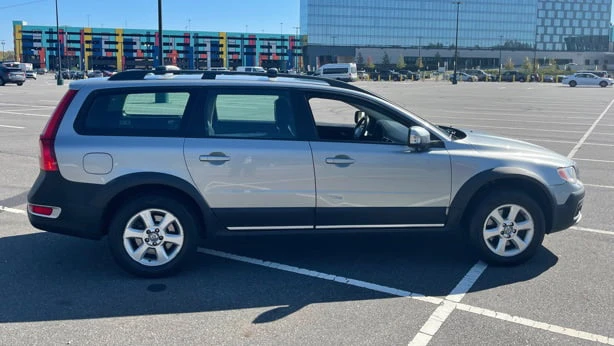 2008 Volvo XC70 3rd Gen - Image 2 of 12
