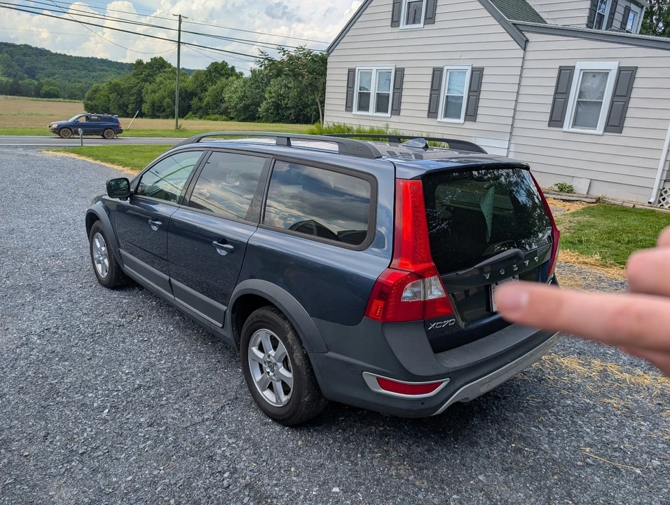 2008 Volvo XC70 3rd Gen - Image 2 of 9
