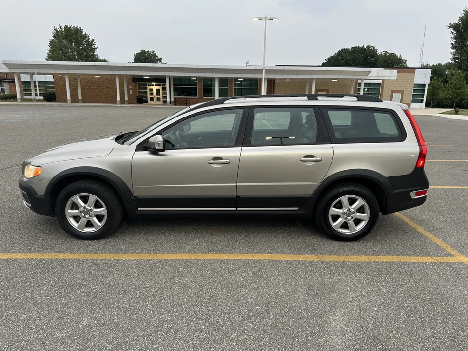 2008 Volvo XC70 3rd Gen - Image 8 of 19