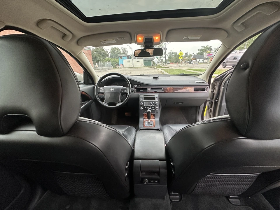 2008 Volvo XC70 3rd Gen - Image 18 of 19