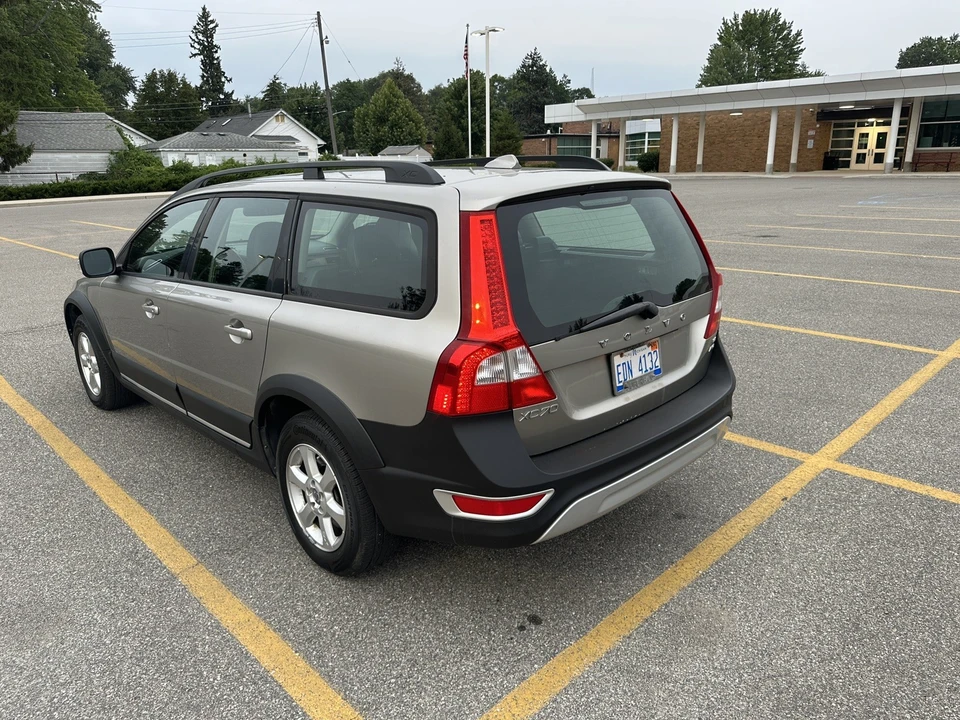 2008 Volvo XC70 3rd Gen - Image 2 of 19