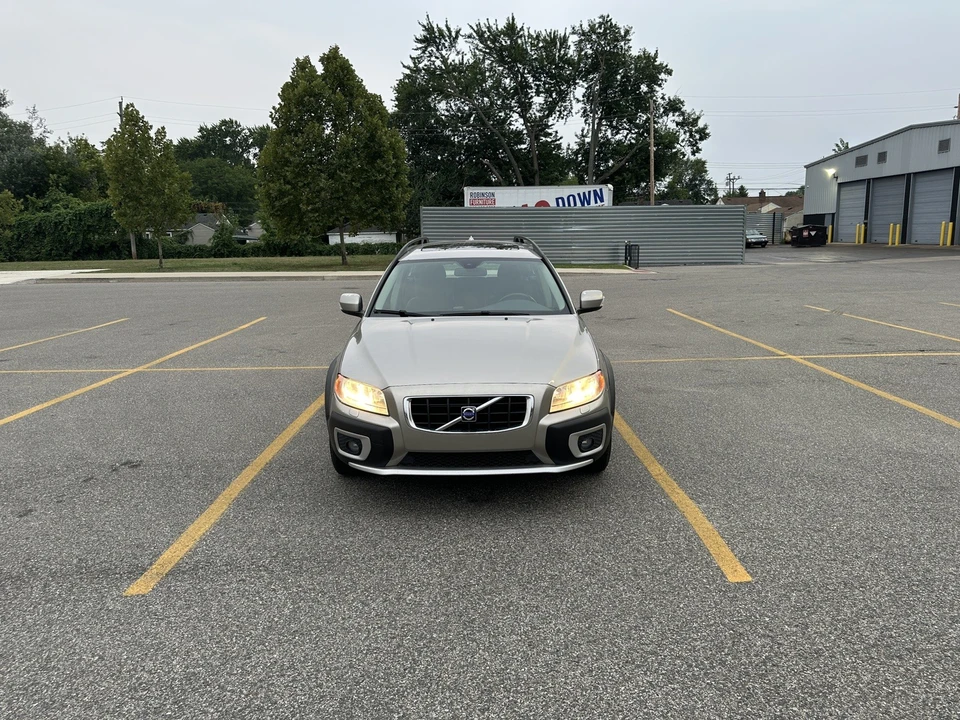2008 Volvo XC70 3rd Gen - Image 9 of 19