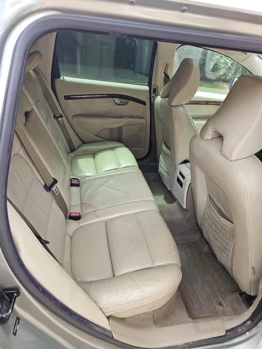 2008 Volvo XC70 3rd Gen - Image 9 of 11