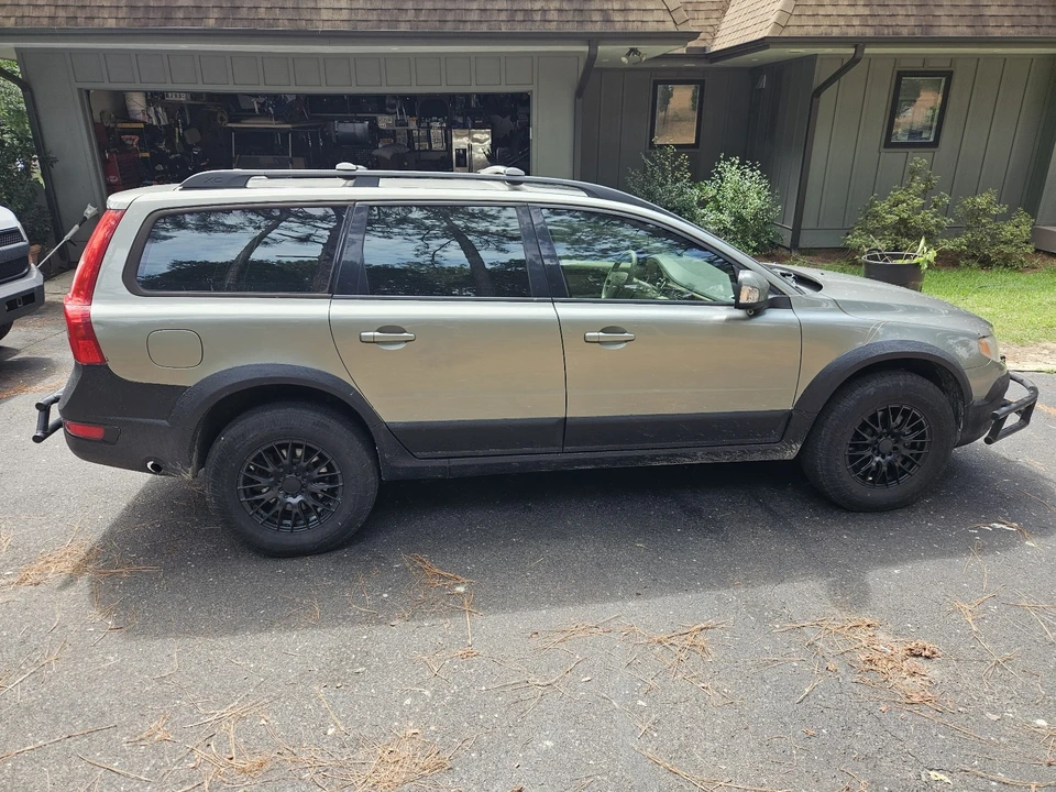 2008 Volvo XC70 3rd Gen - Image 3 of 11