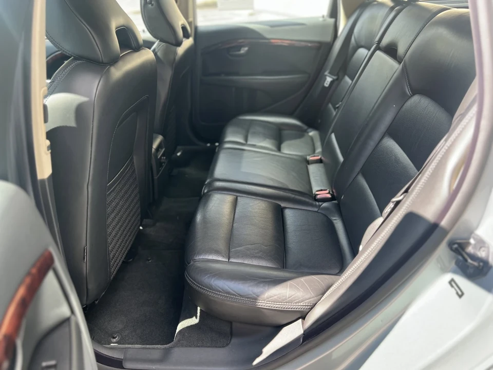 2008 Volvo XC70 3rd Gen - Image 2 of 16