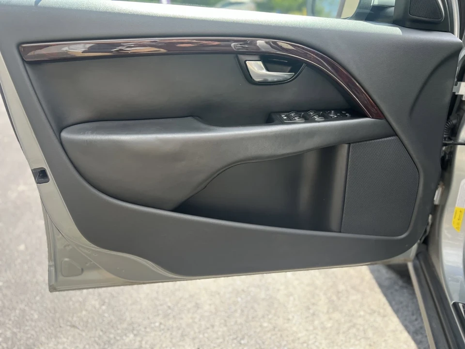 2008 Volvo XC70 3rd Gen - Image 7 of 16