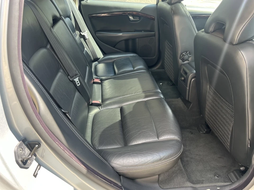 2008 Volvo XC70 3rd Gen - Image 11 of 16