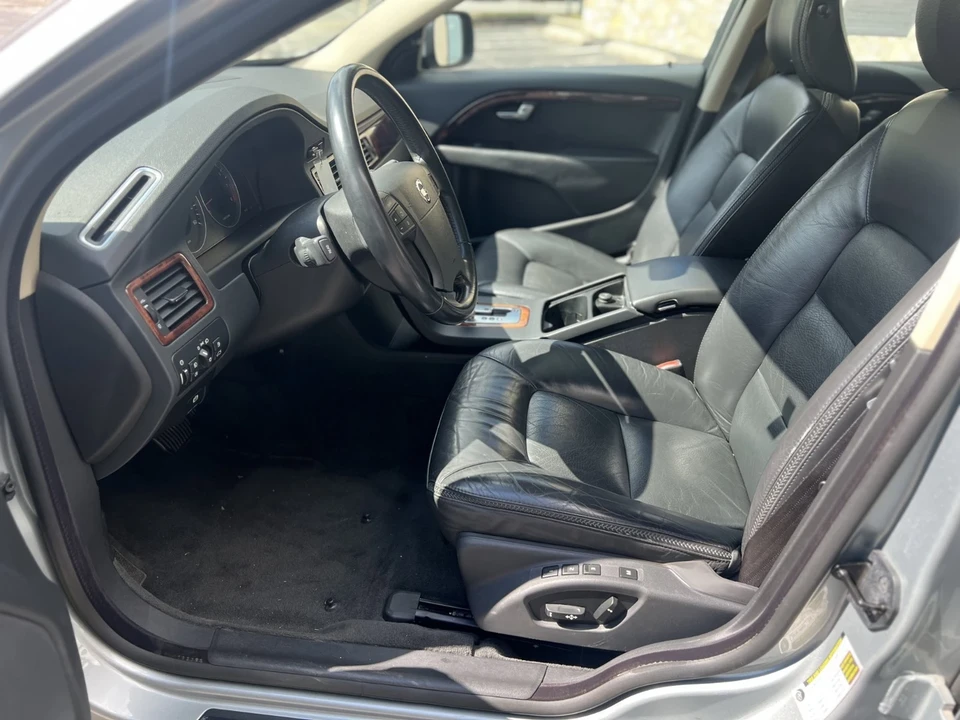 2008 Volvo XC70 3rd Gen - Image 12 of 16