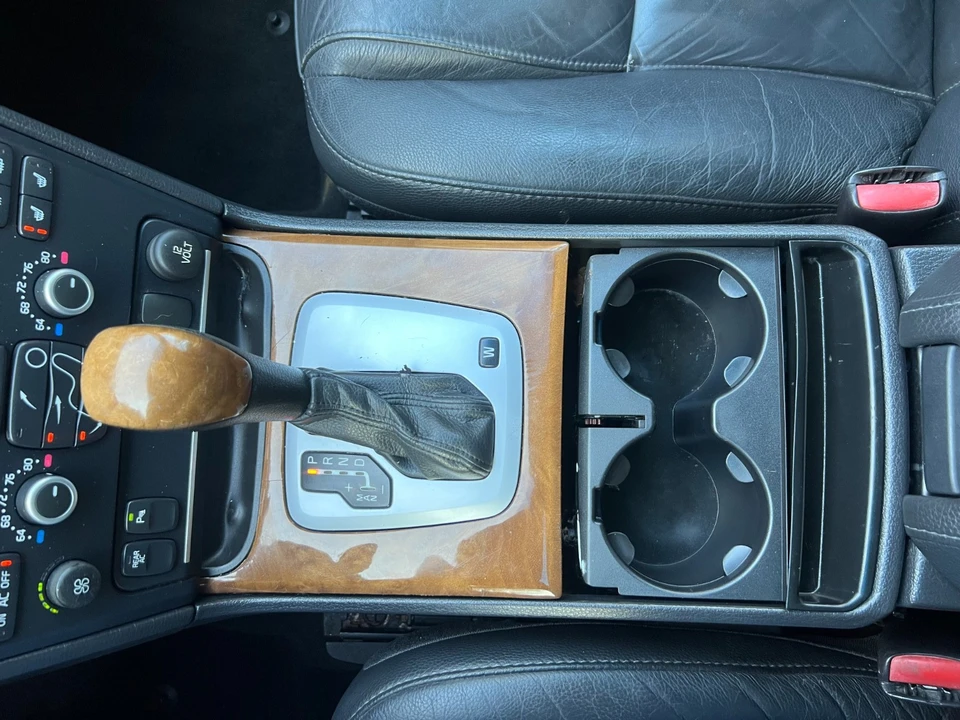 2008 Volvo XC90 1st Gen - Image 18 of 21