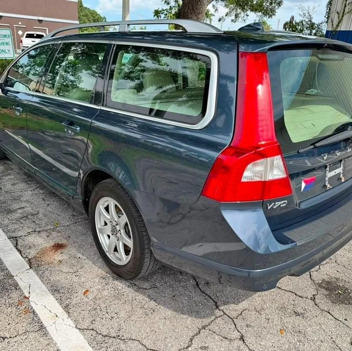 2008 Volvo V70 3rd Gen - Image 2 of 15