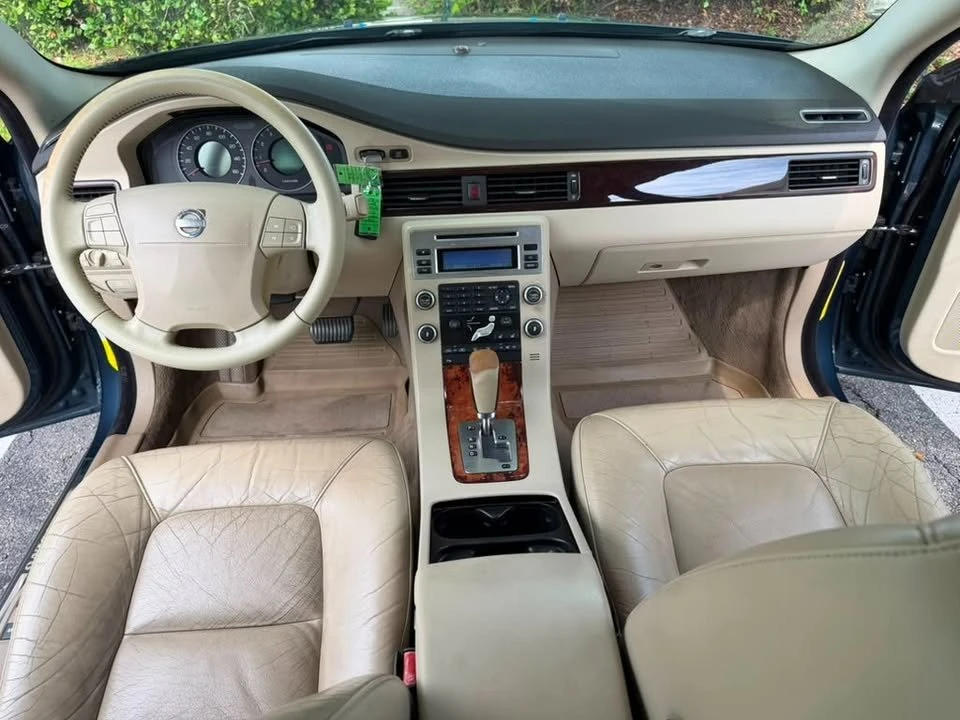 2008 Volvo V70 3rd Gen - Image 12 of 15