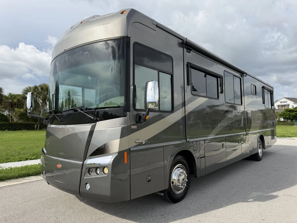 2008 Winnebago - Image 4 of 31