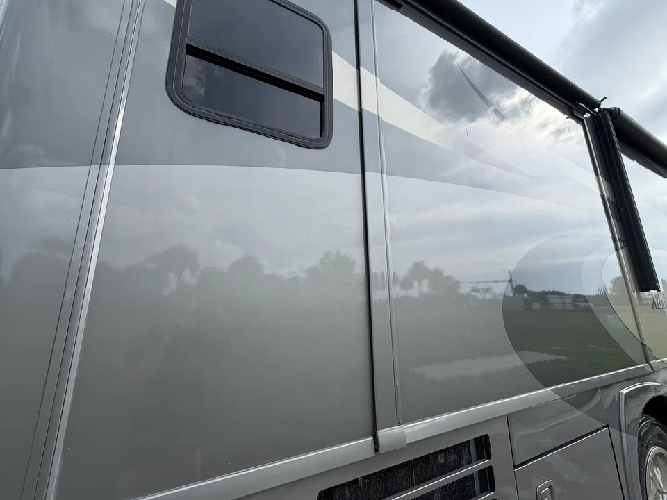 2008 Winnebago - Image 30 of 31