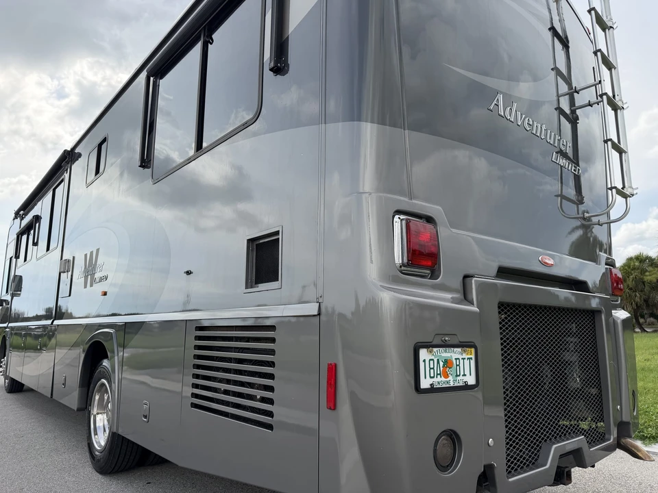 2008 Winnebago - Image 18 of 31