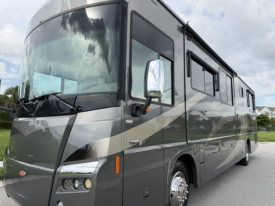 2008 Winnebago - Image 5 of 31