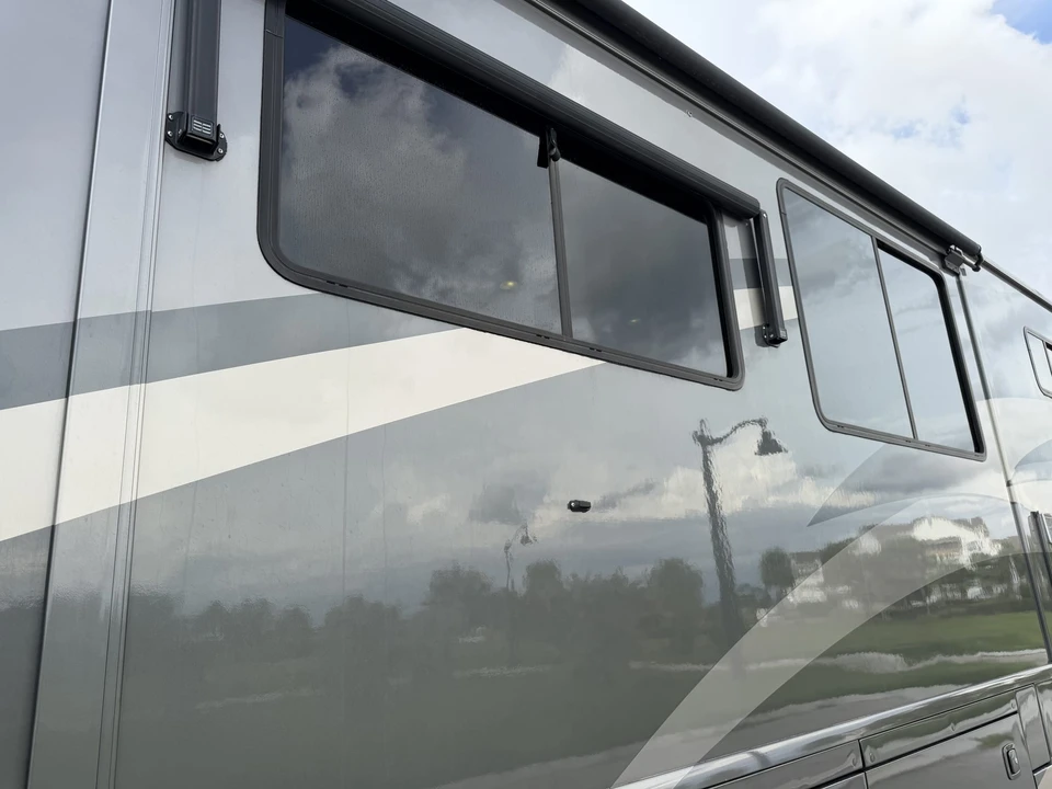 2008 Winnebago - Image 26 of 31