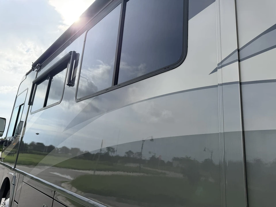 2008 Winnebago - Image 25 of 31