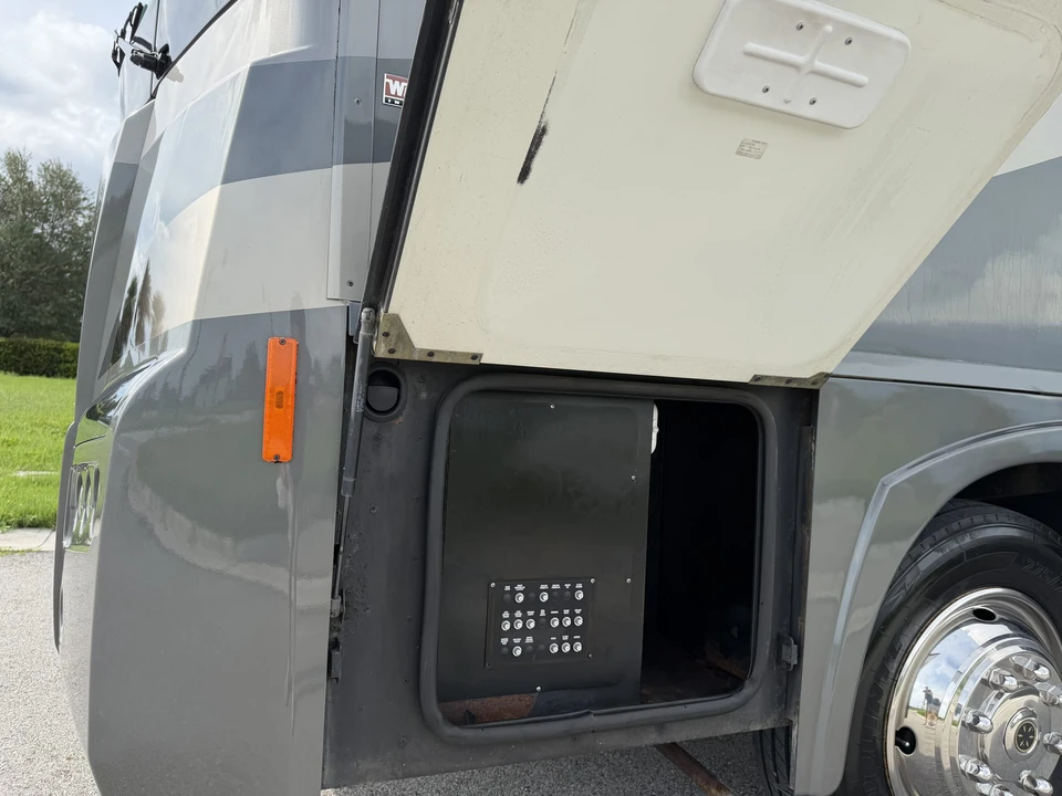 2008 Winnebago - Image 21 of 31