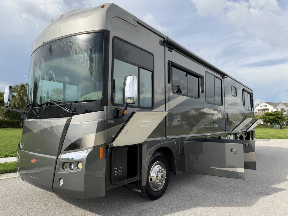 2008 Winnebago - Image 13 of 31