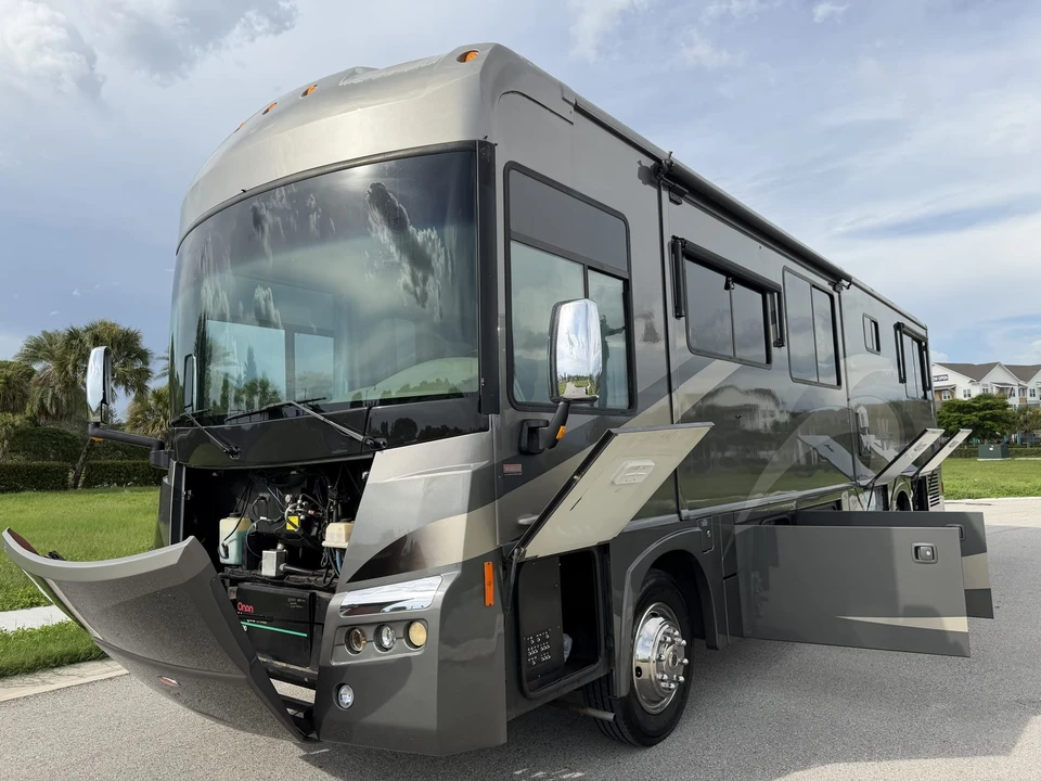 2008 Winnebago - Image 14 of 31