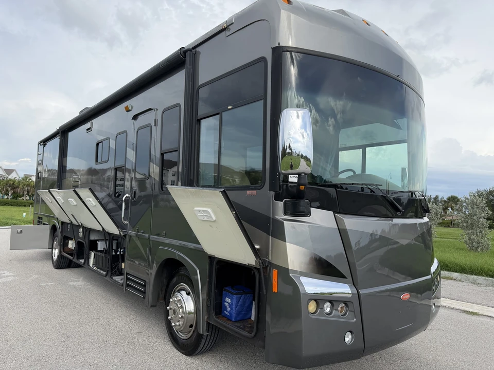 2008 Winnebago - Image 15 of 31