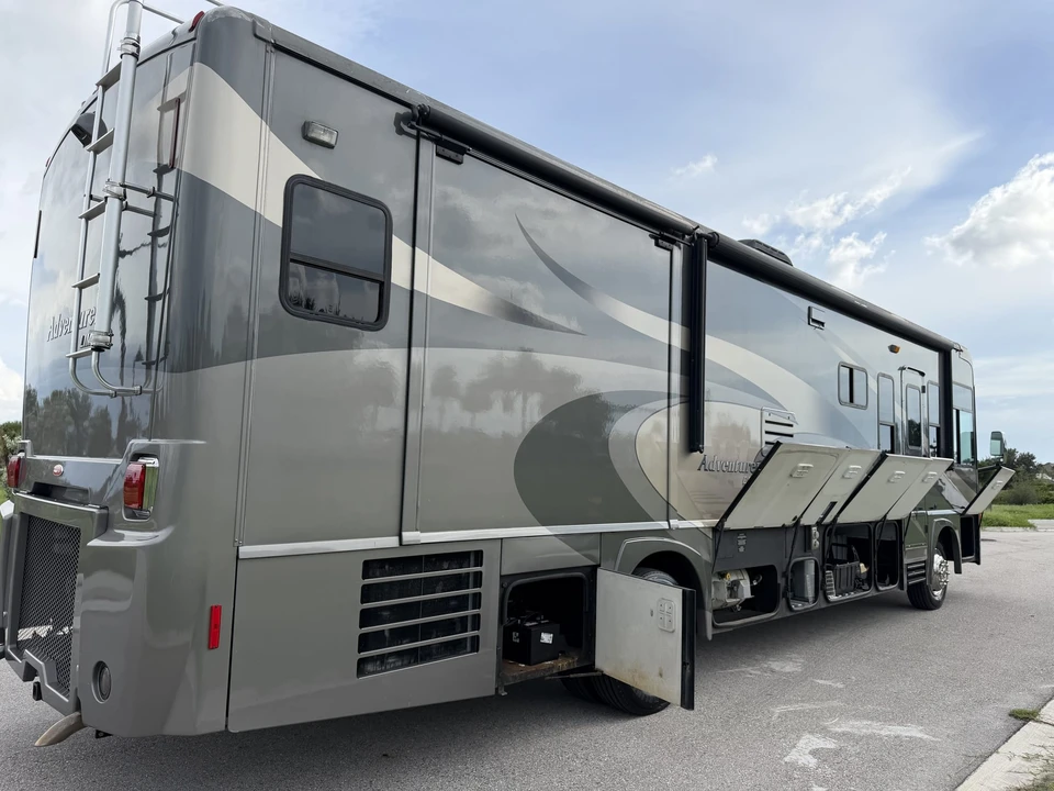 2008 Winnebago - Image 12 of 31