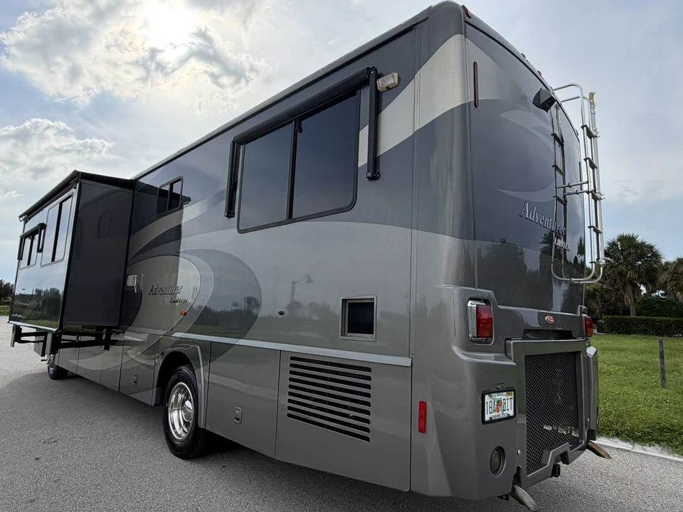 2008 Winnebago - Image 9 of 31