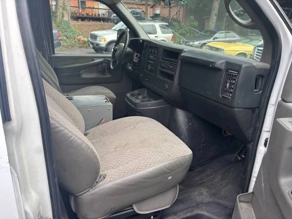 2008 Chevrolet Express - Image 7 of 8