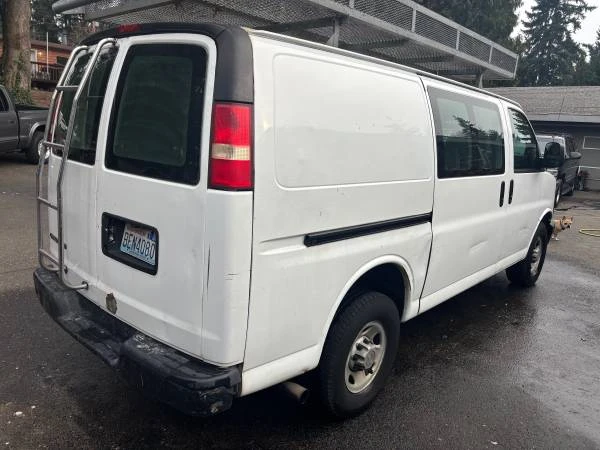 2008 Chevrolet Express - Image 4 of 8