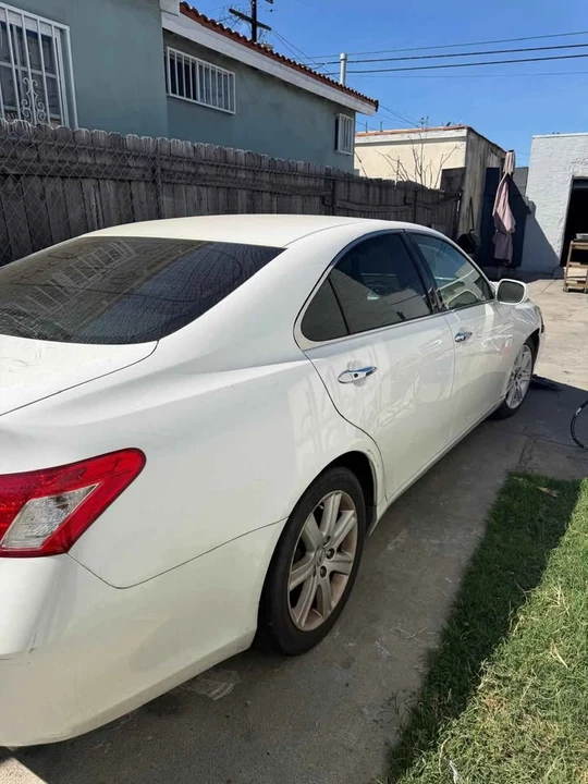 2008 Lexus ES 5th Gen - Image 2 of 10