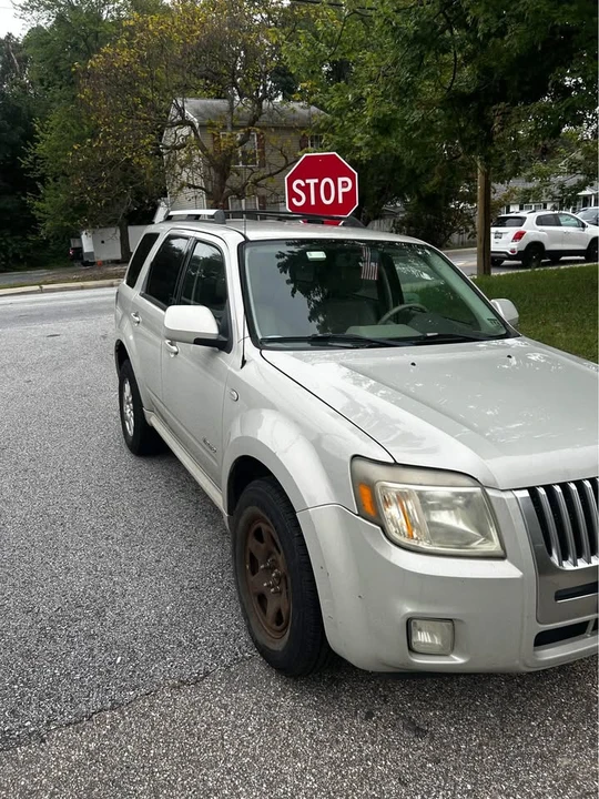 2008 Mercury Mariner - Image 2 of 3